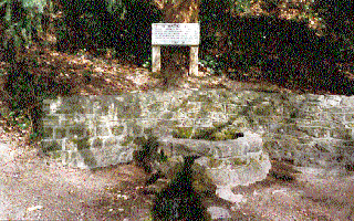 Wishing Well at Waggoners Wells (40K)